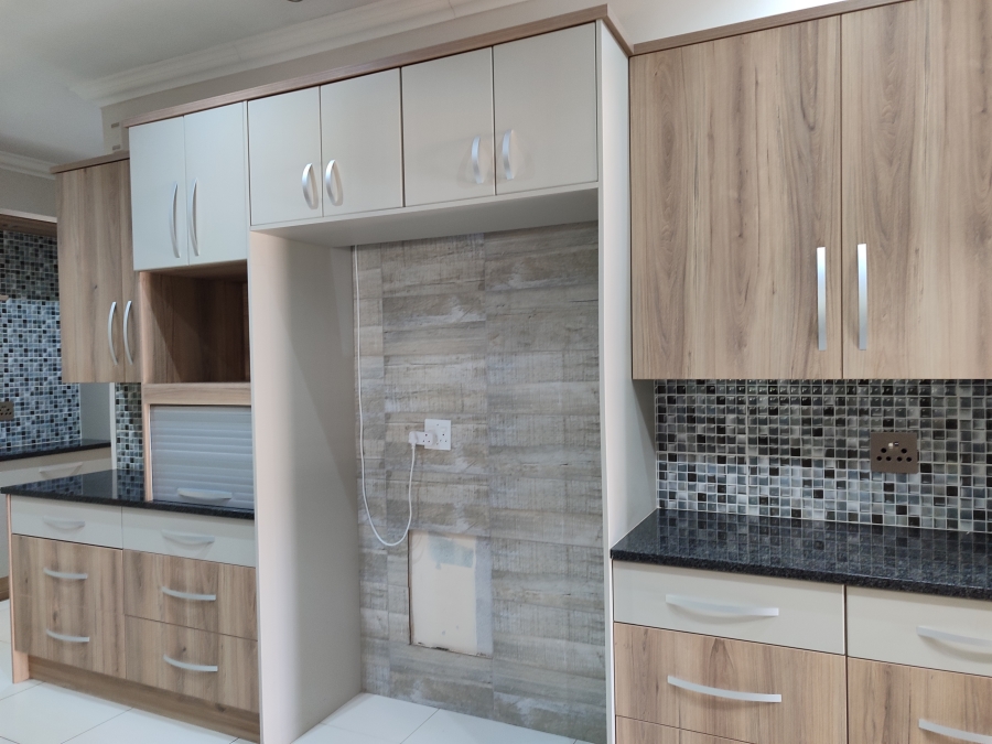 5 Bedroom Property for Sale in Stilfontein North West